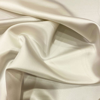Tissu crêpe envers satin 100% soie blanc cassé (1,70 mètres)